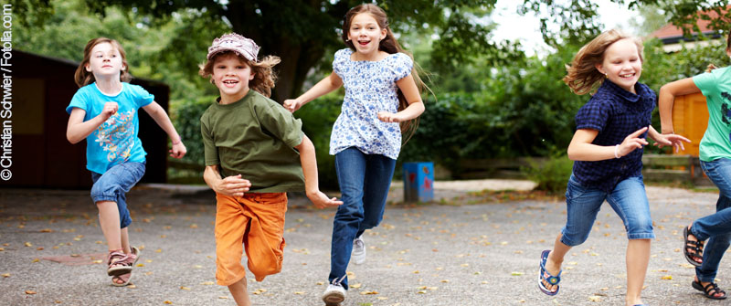 Schulbezogene Sozialarbeit an der Dunant-Grundschule, Berlin Steglitz, laufende Kinder Schulbezogene Sozialarbeit an der Dunant-Grundschule, Berlin Steglitz, laufende Kinder